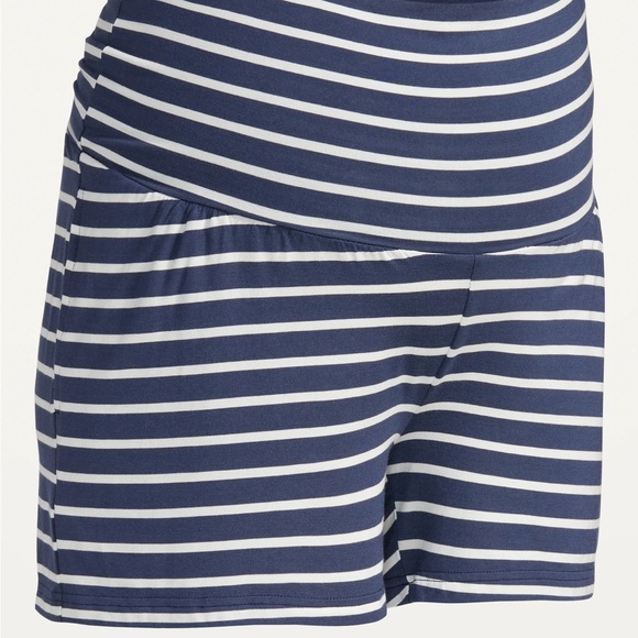 Maternity Rollover-Waist Ultra-Soft Sunday Sleep Shorts -- 3.75-inch inseam - Picture 3 of 11